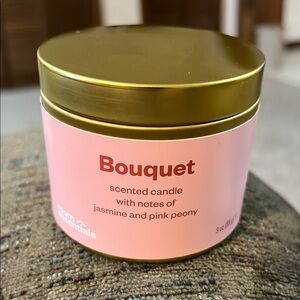 New Room Essentials Scented Candle